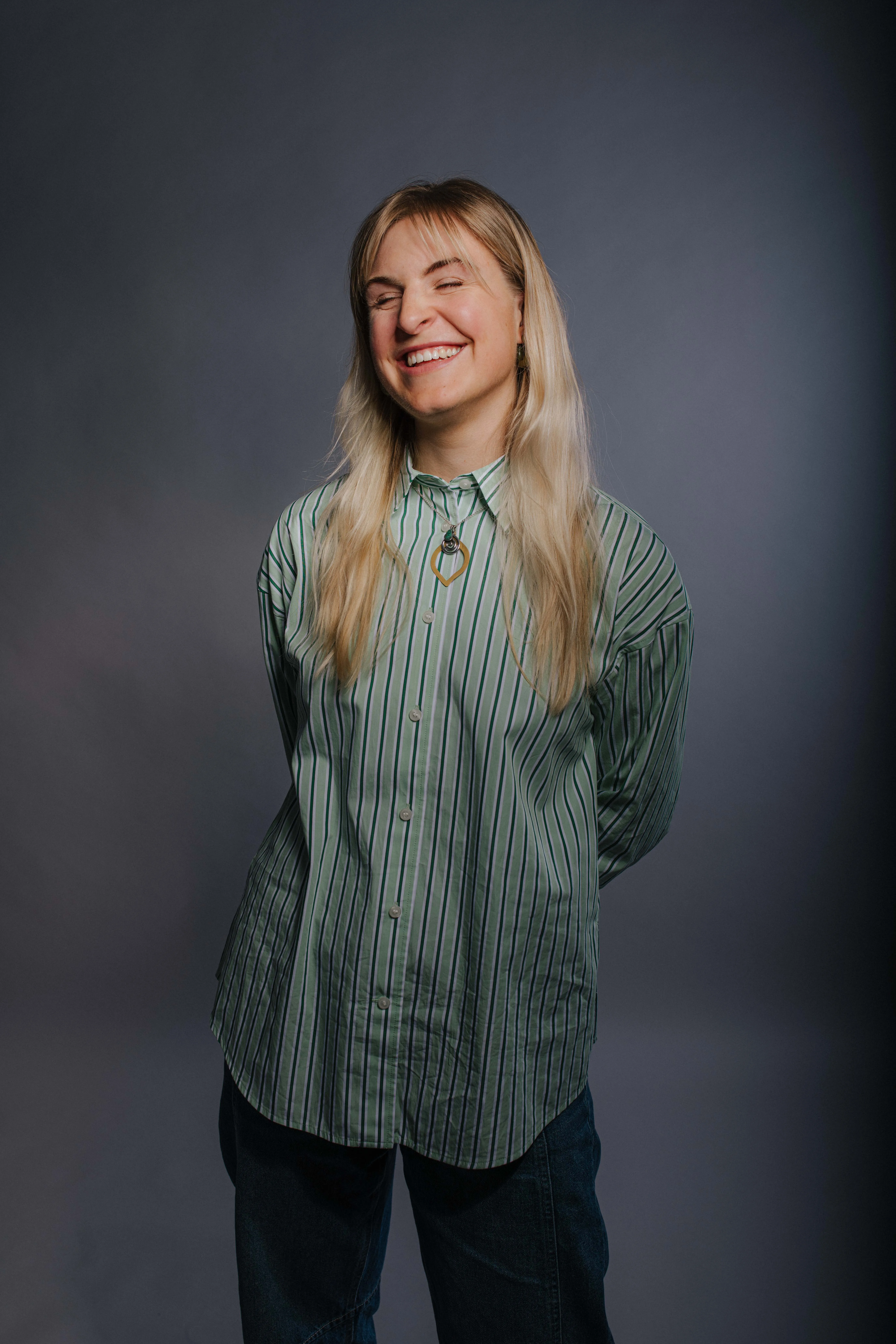 Portrait von Emma Lehmkuhl – lächelnd
